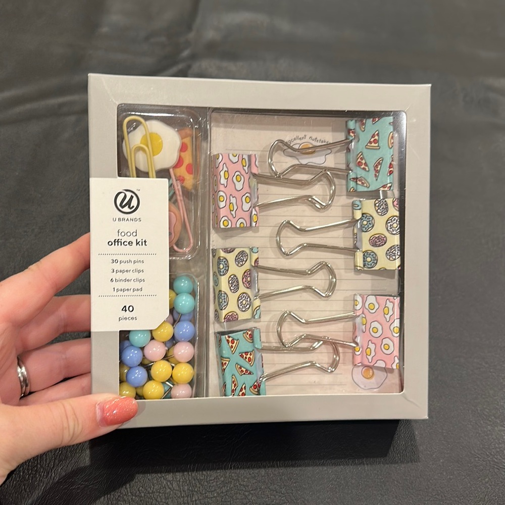 NWT 40 piece food office set